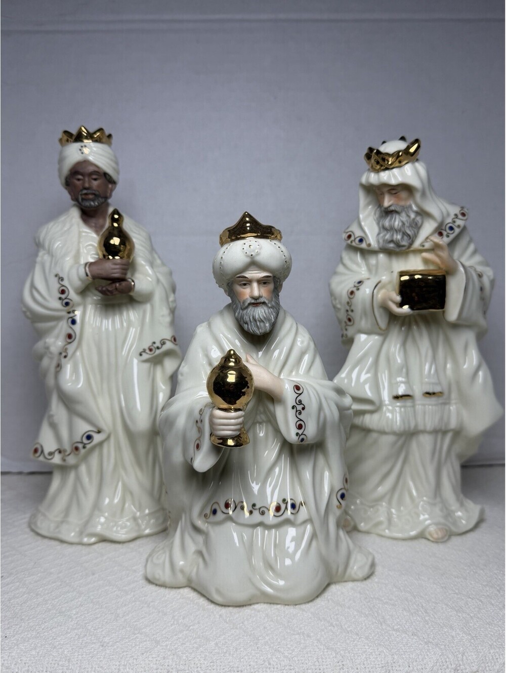 Rare Vintage Bon-Ton Jade Porcelain Three Wise Men Nativity Figurine Set Gold